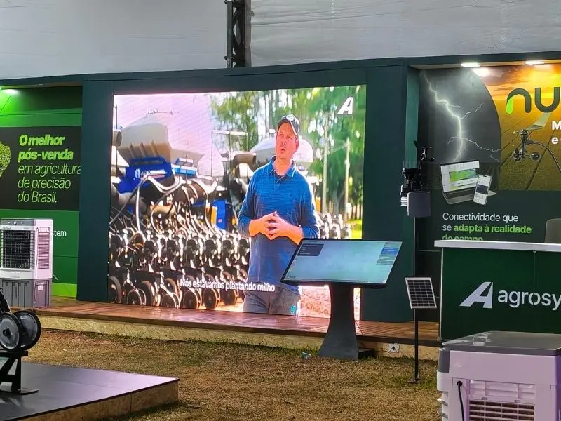 Locação de painel de LED em feira e evento externo ao ar livre