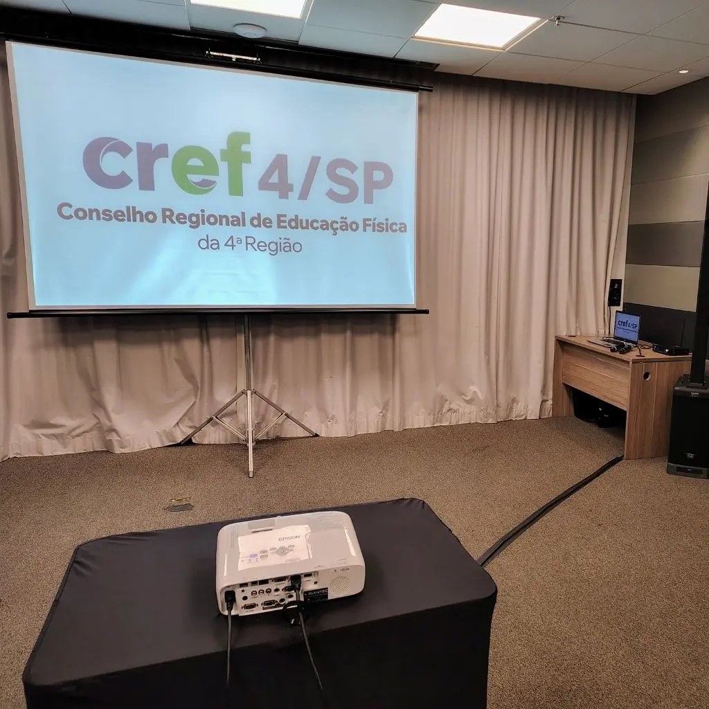 Projetor Epson para locação em evento corporativo em Ribeirão Preto