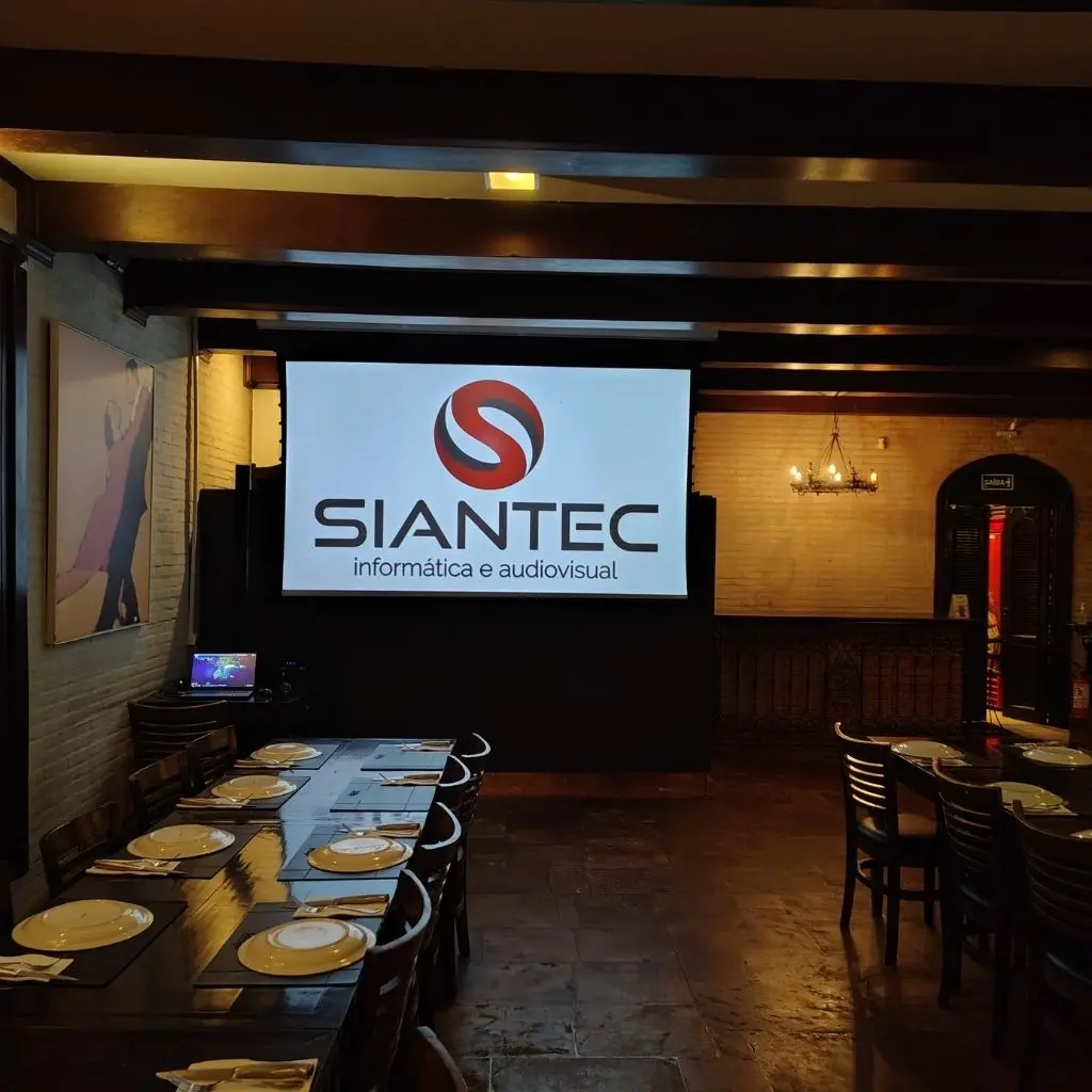 Tela de projeção Siantec em jantar corporativo em Ribeirão Preto