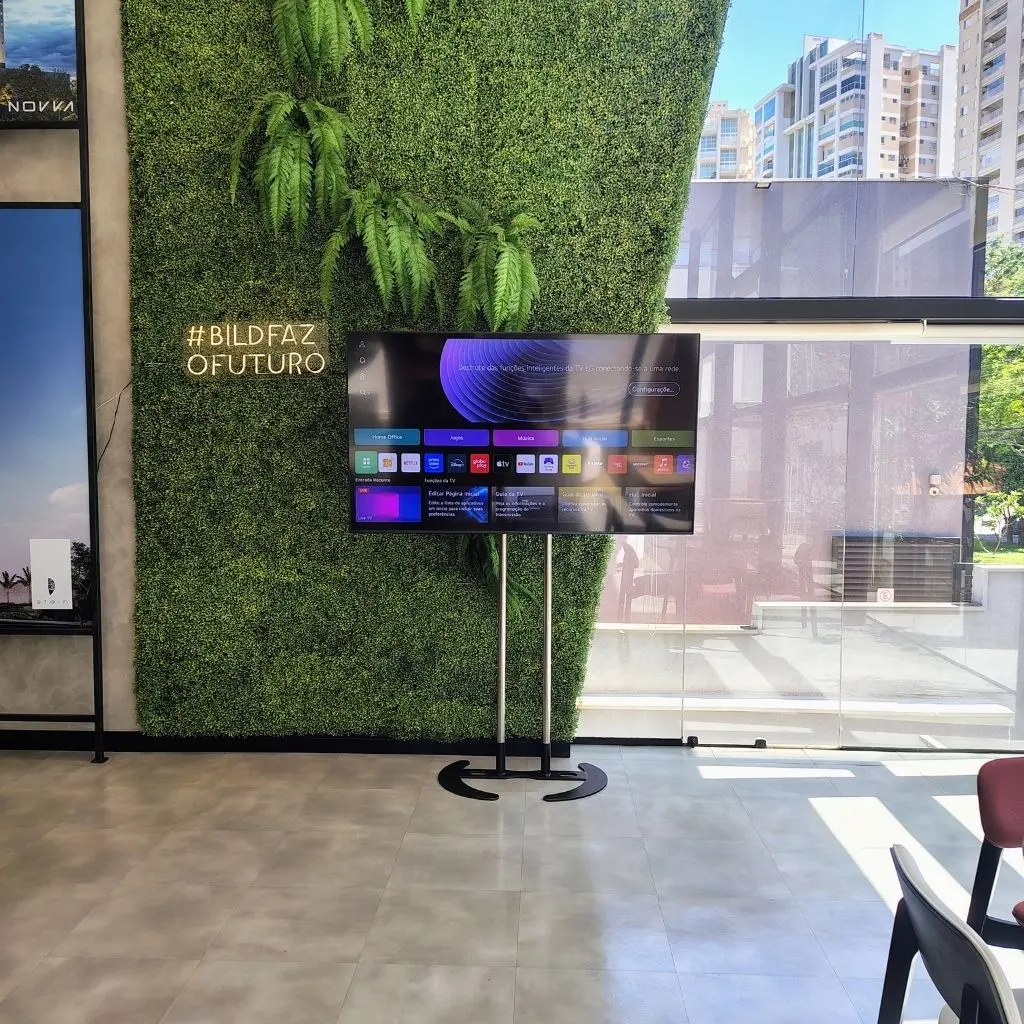 Tela de TV em pedestal em lançamento corporativo em Ribeirão Preto